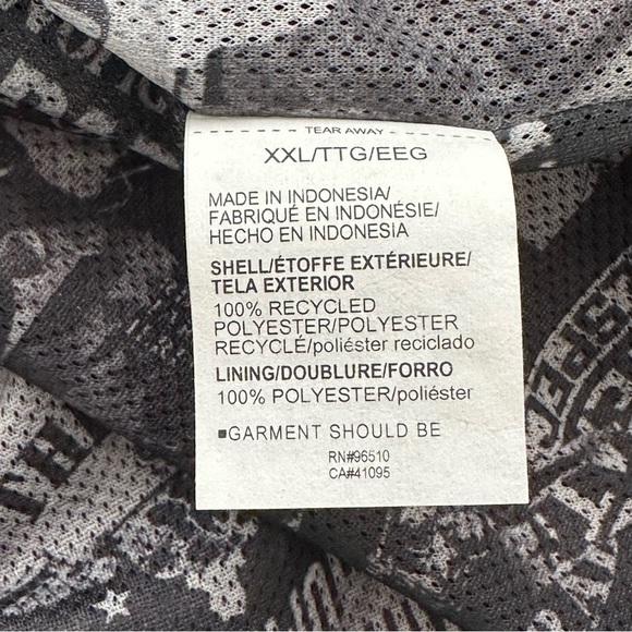 NWT Under Armour Men's Project Rock Iron Paradise Jacket in Dark Maroon size 2XL - Picture 8 of 11